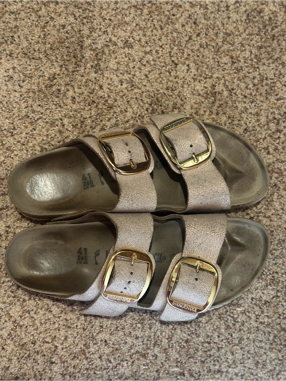 Birkenstock leather sandals in metallic taupe/light pink with Gold Buckles - Picture 2 of 4